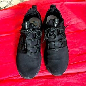 US POLO ASSN all black sneakers. Only worn once